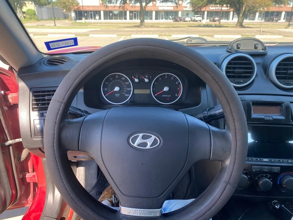 2006 Hyundai Tiburon - Image 9 of 20