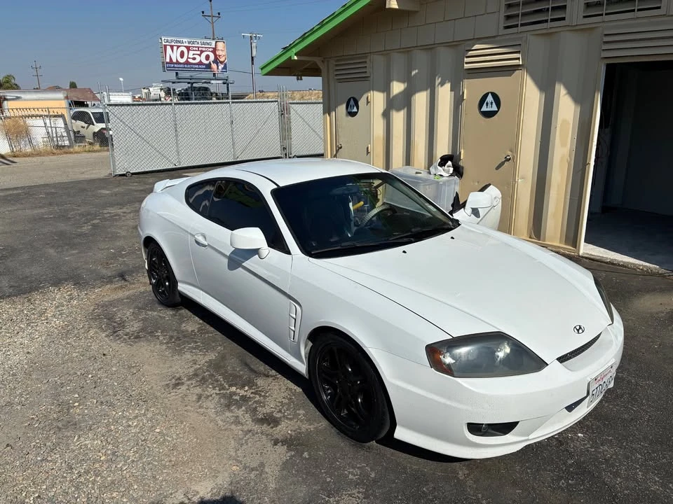 2006 Hyundai Tiburon - Image 3 of 19