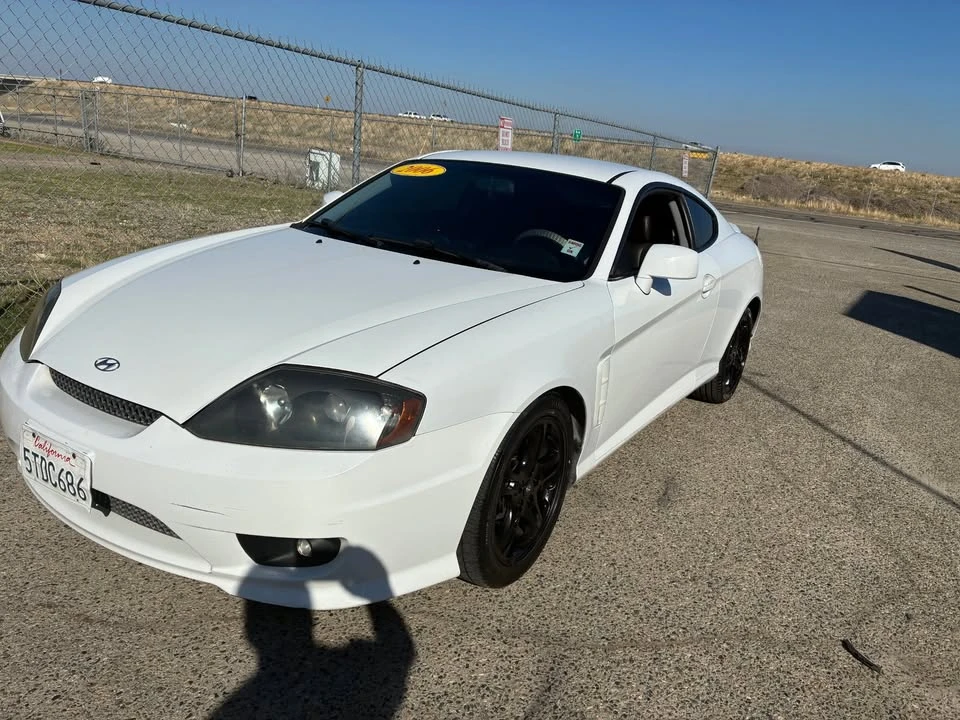 2006 Hyundai Tiburon - Image 11 of 19