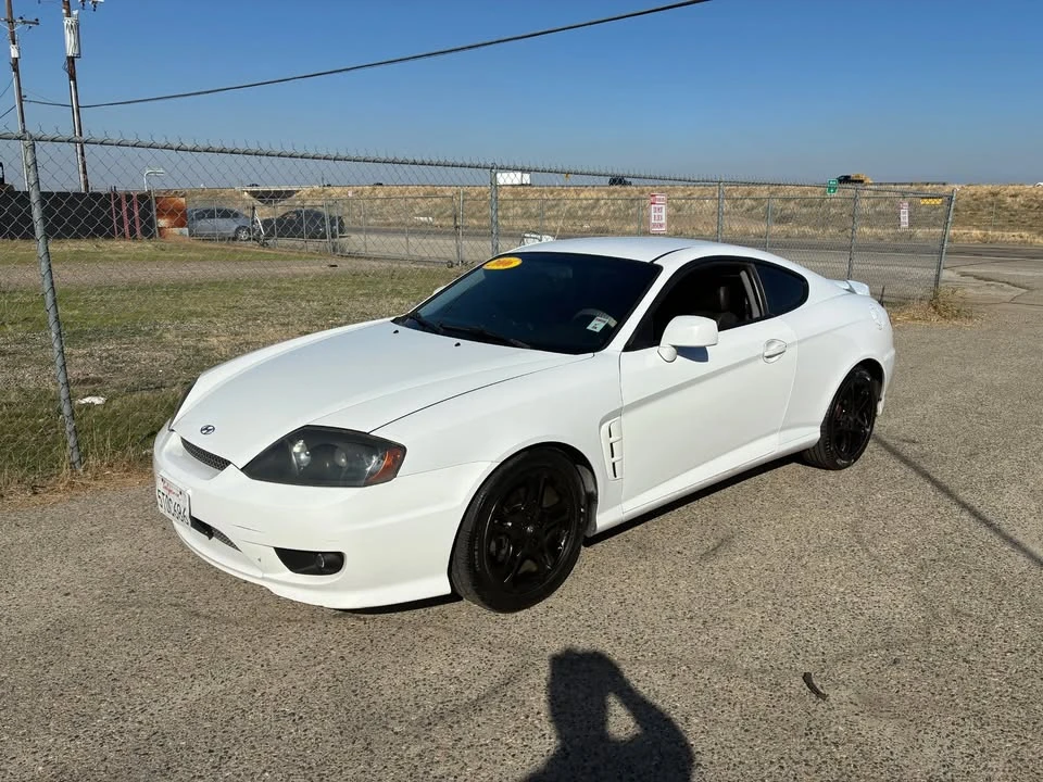 2006 Hyundai Tiburon - Image 9 of 19