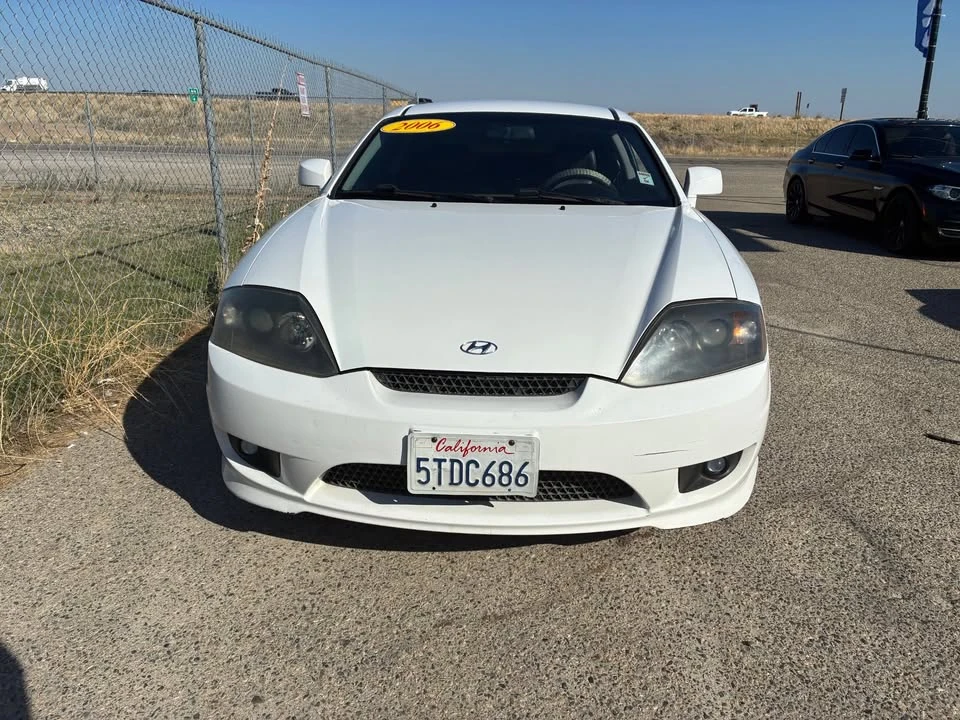2006 Hyundai Tiburon - Image 10 of 19