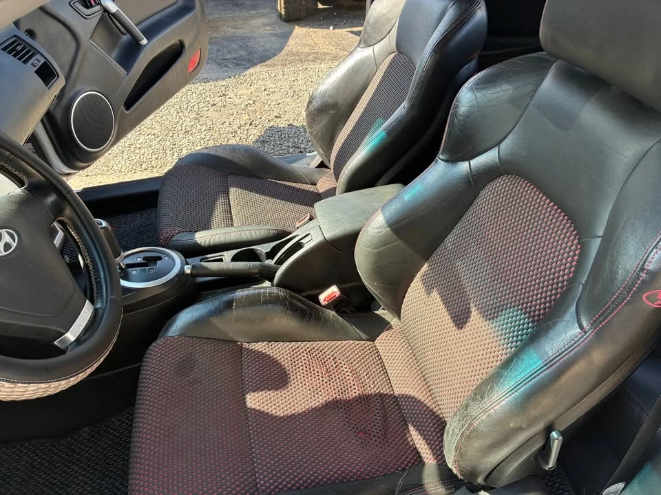 2006 Hyundai Tiburon - Image 14 of 19