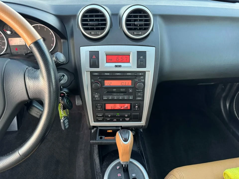 2006 Hyundai Tiburon - Image 16 of 18