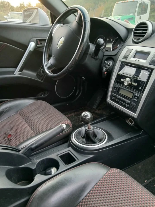 2006 Hyundai Tiburon - Image 6 of 9