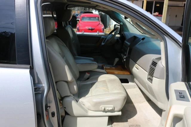 2006 Infiniti QX80 - Image 11 of 12