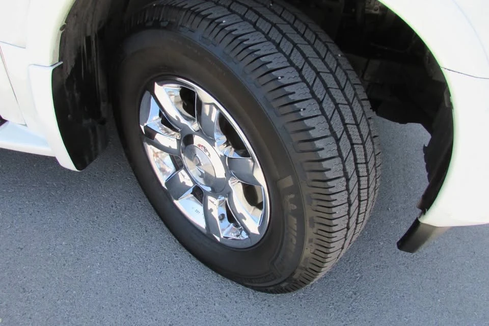 2006 Infiniti QX80 - Image 10 of 19