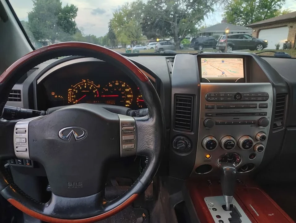 2006 Infiniti QX80 - Image 2 of 10