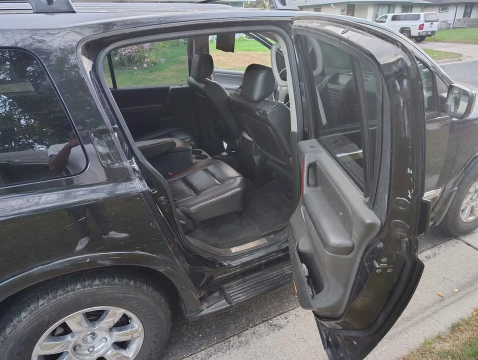 2006 Infiniti QX80 - Image 8 of 10