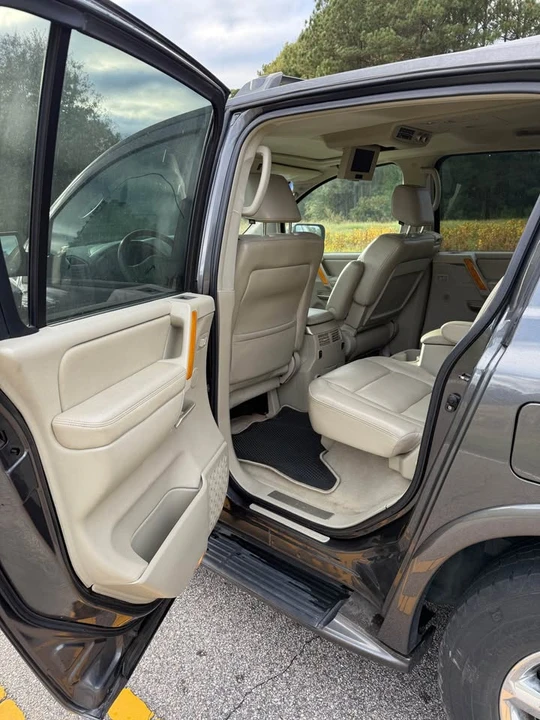 2006 Infiniti QX80 - Image 9 of 16