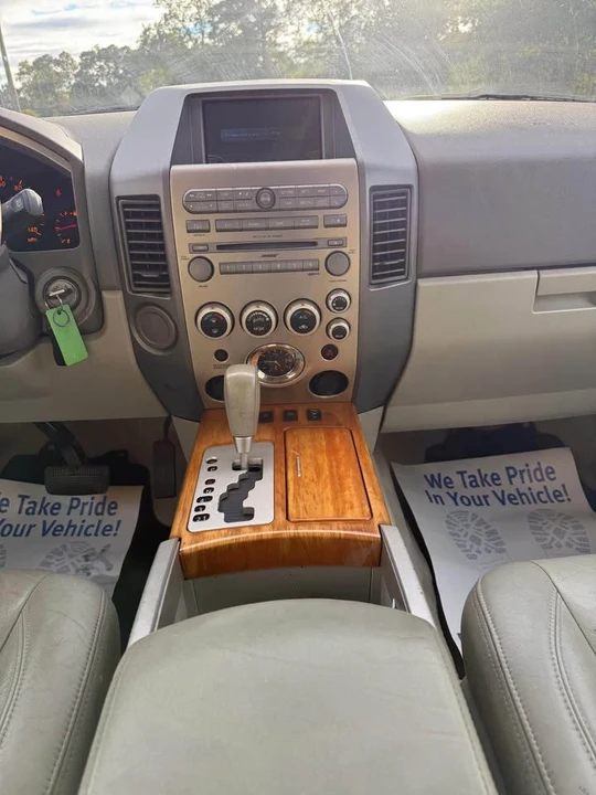 2006 Infiniti QX80 - Image 10 of 17