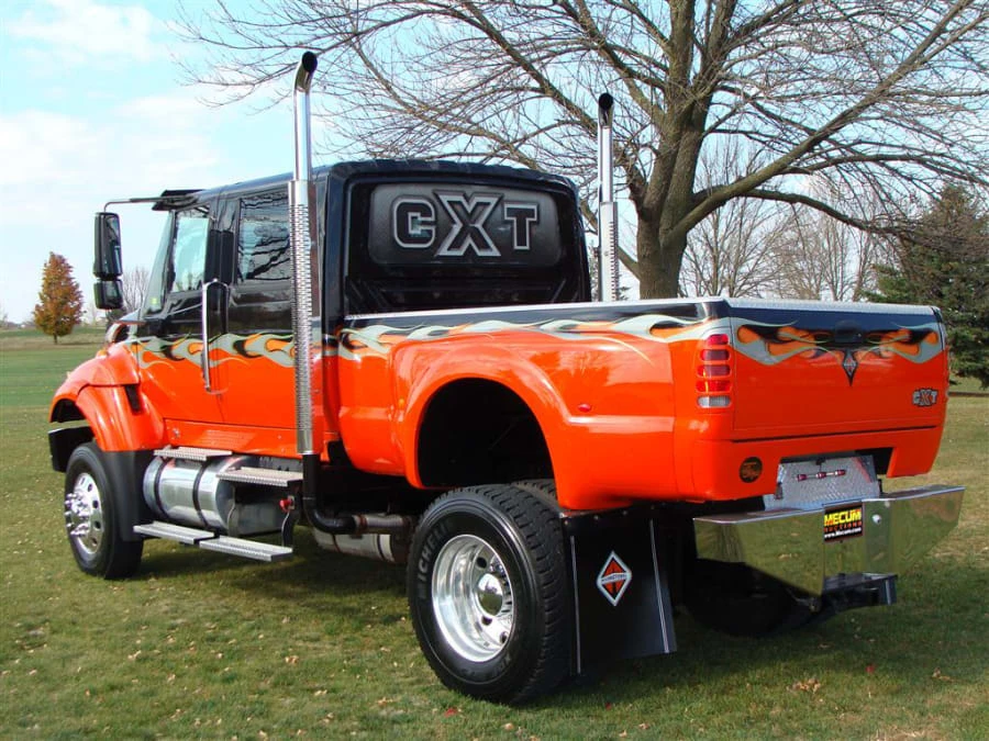 2006 International Harvester XT - Image 2 of 6