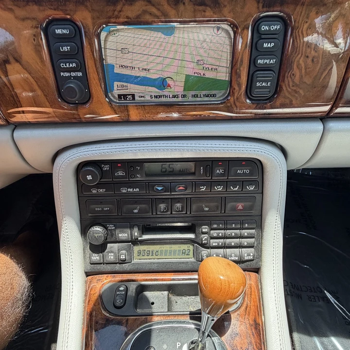 2006 Jaguar X100 XK8 - Image 18 of 31