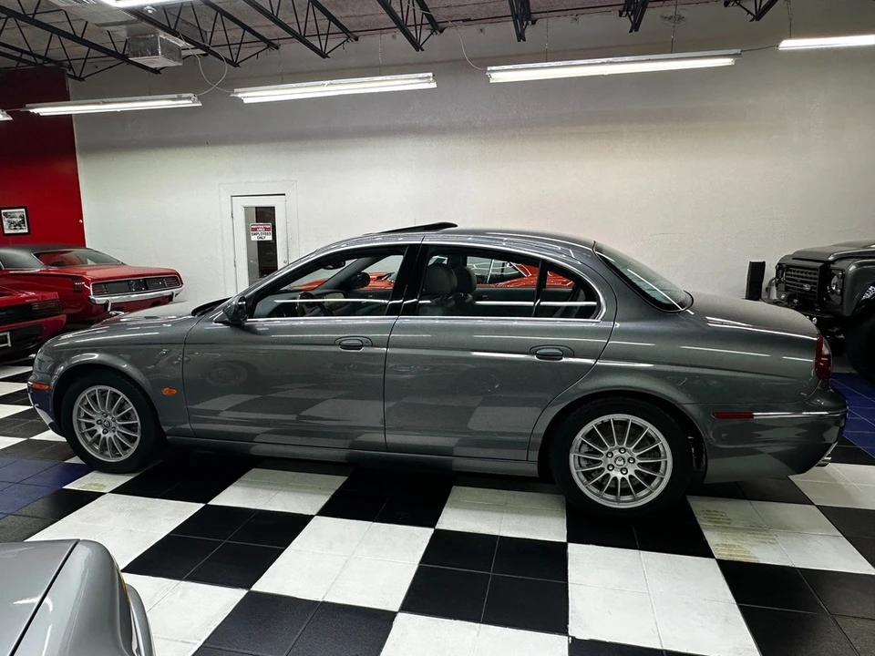 2006 Jaguar S-Type 2nd Gen - Image 17 of 31