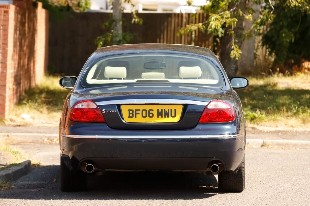 2006 Jaguar S-Type 2nd Gen - Image 25 of 31