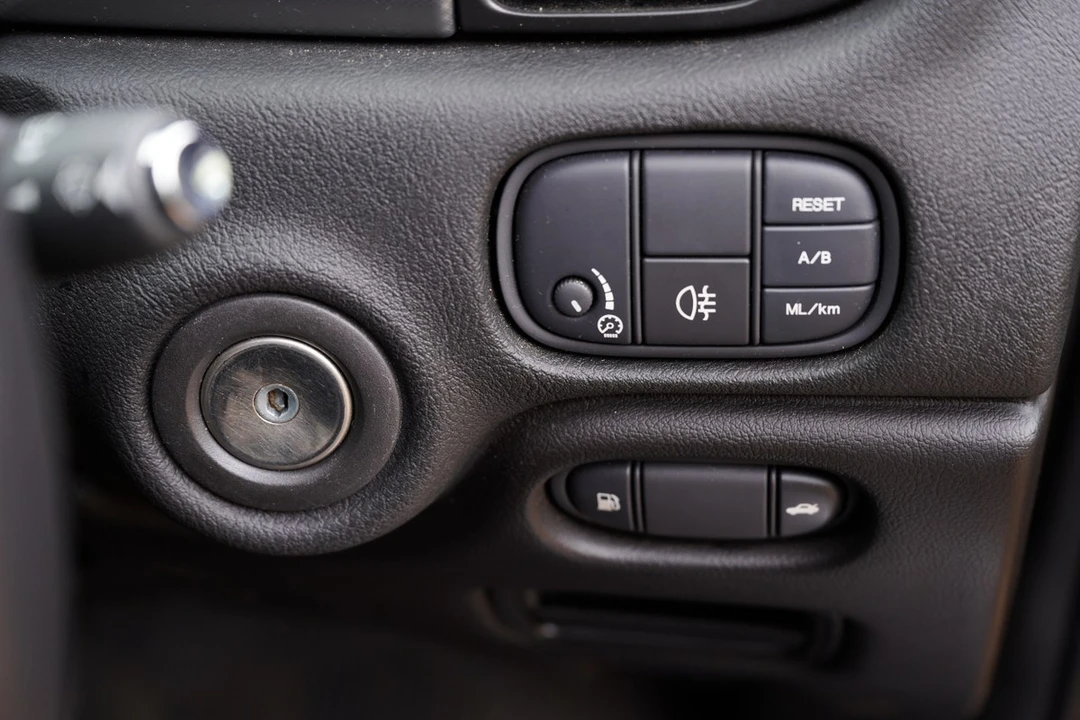 2006 Jaguar S-Type 2nd Gen - Image 28 of 30