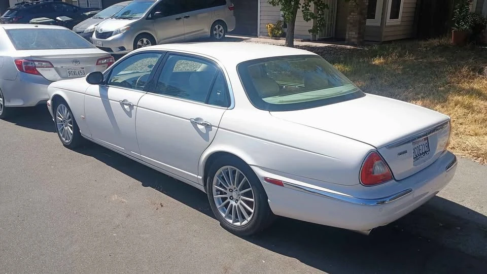 2006 Jaguar XJ - Image 3 of 6