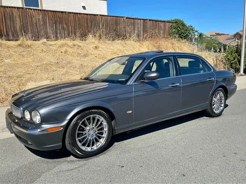 2006 Jaguar XJ XJ8 L Sedan 4D
