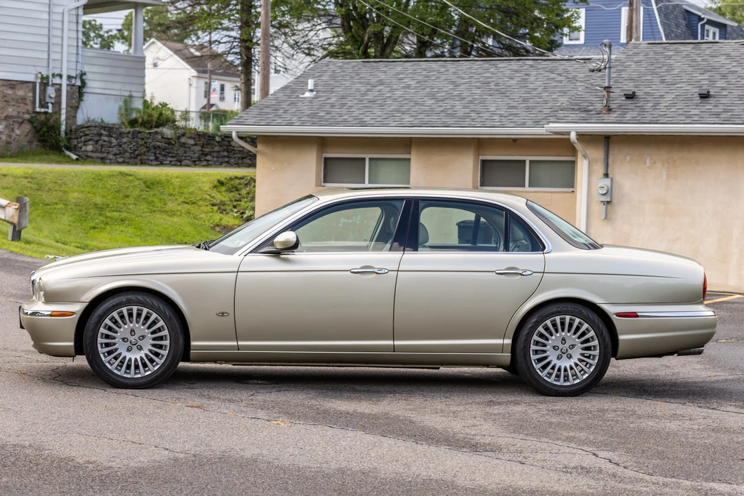 2006 Jaguar X350/X356/X358 XJ - Image 2 of 31