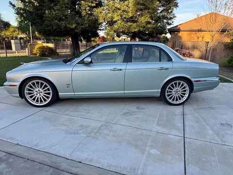 2006 Jaguar XJR