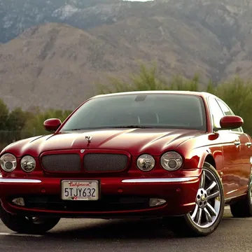 2006 Jaguar XJR Sedan