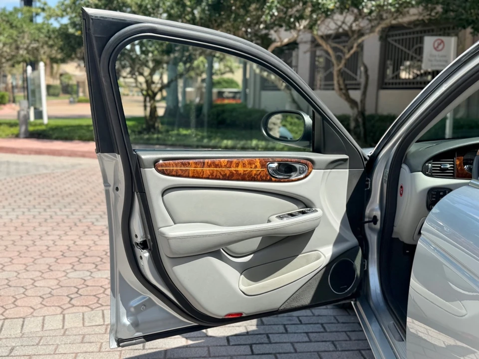 2006 Jaguar X150 XK - Image 14 of 21
