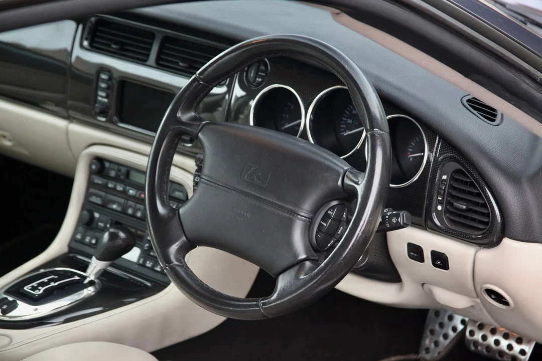 2005 Jaguar X100 XKR - Image 28 of 30