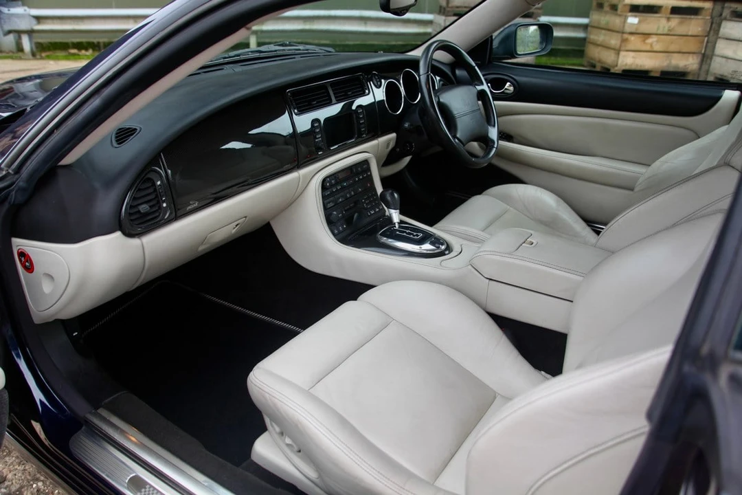 2005 Jaguar X100 XKR - Image 24 of 30