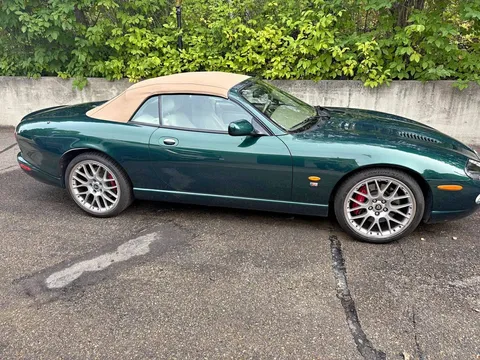 2006 Jaguar XKR