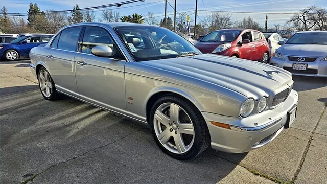 2006 Jaguar XJR