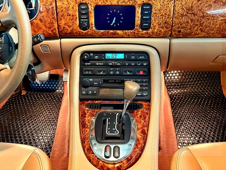 2006 Jaguar X100 XK8 - Image 15 of 20