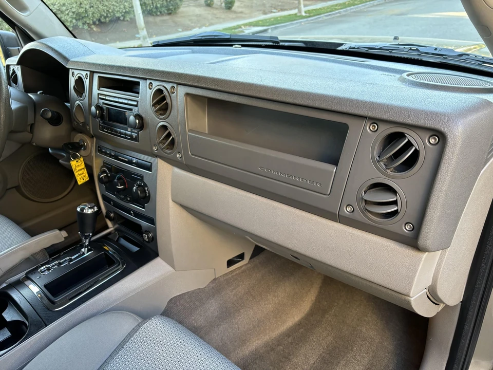 2006 Jeep Commander - Image 26 of 31