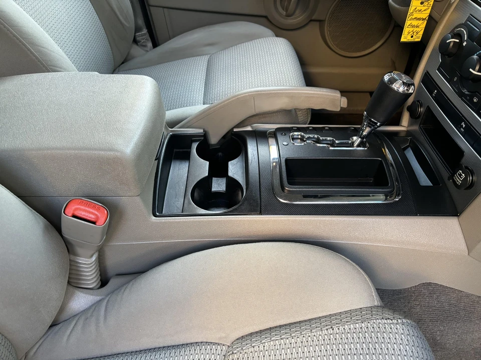2006 Jeep Commander - Image 25 of 31