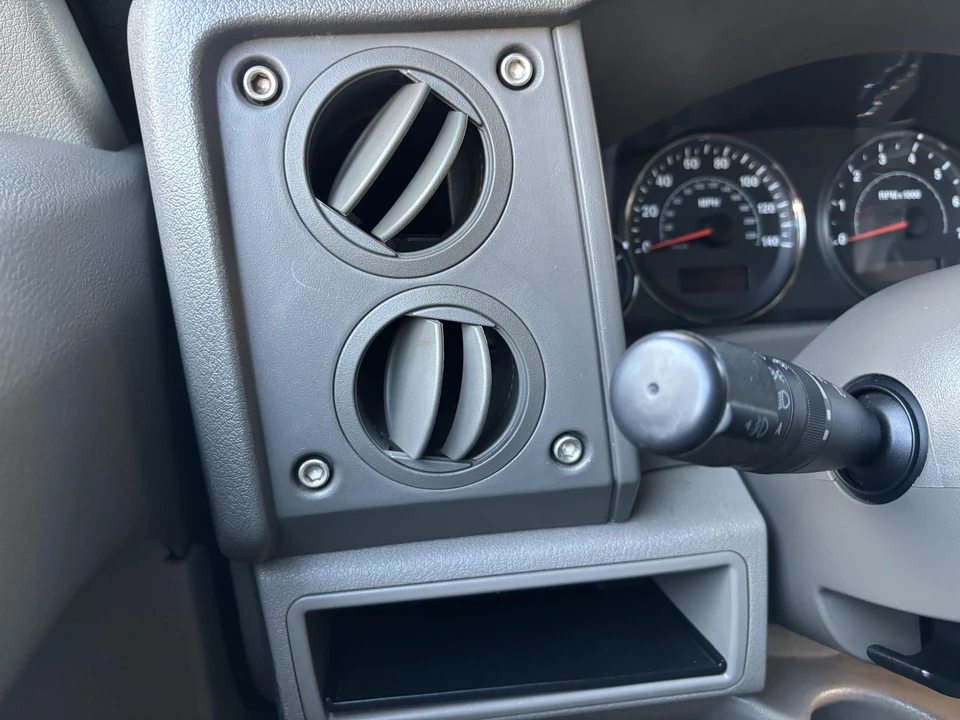 2006 Jeep Commander - Image 31 of 31