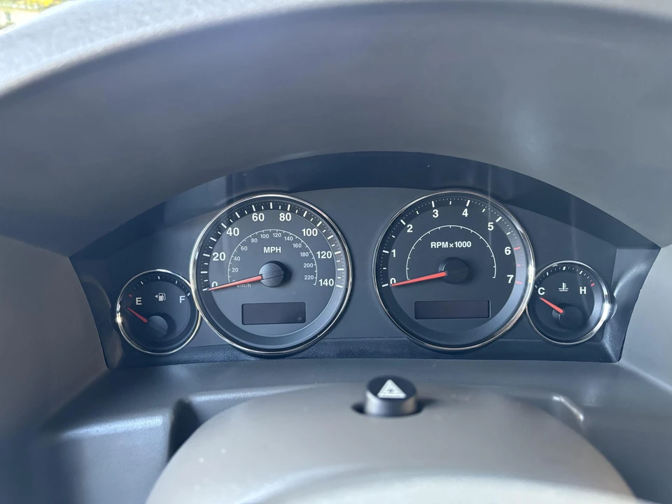 2006 Jeep Commander - Image 29 of 31