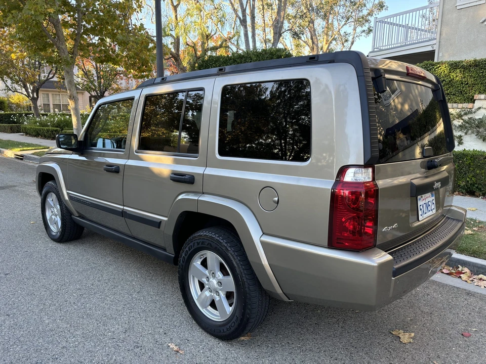 2006 Jeep Commander - Image 3 of 31