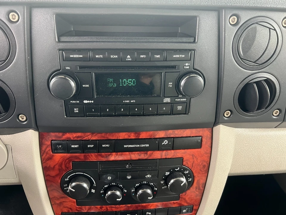 2006 Jeep Commander - Image 17 of 21