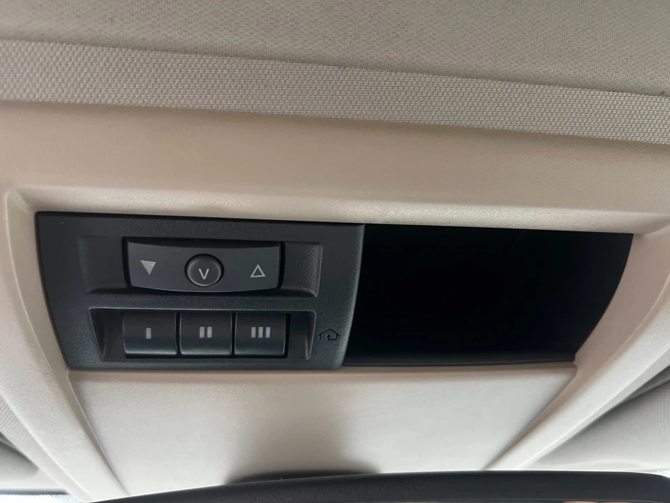 2006 Jeep Commander - Image 19 of 21