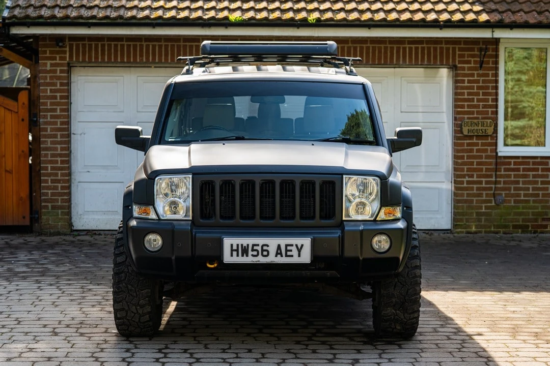 2006 Jeep Commander - Image 2 of 30