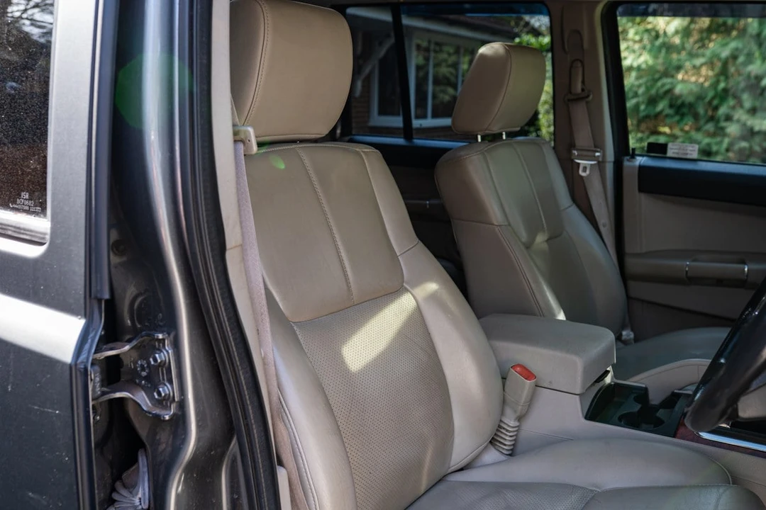 2006 Jeep Commander - Image 19 of 30