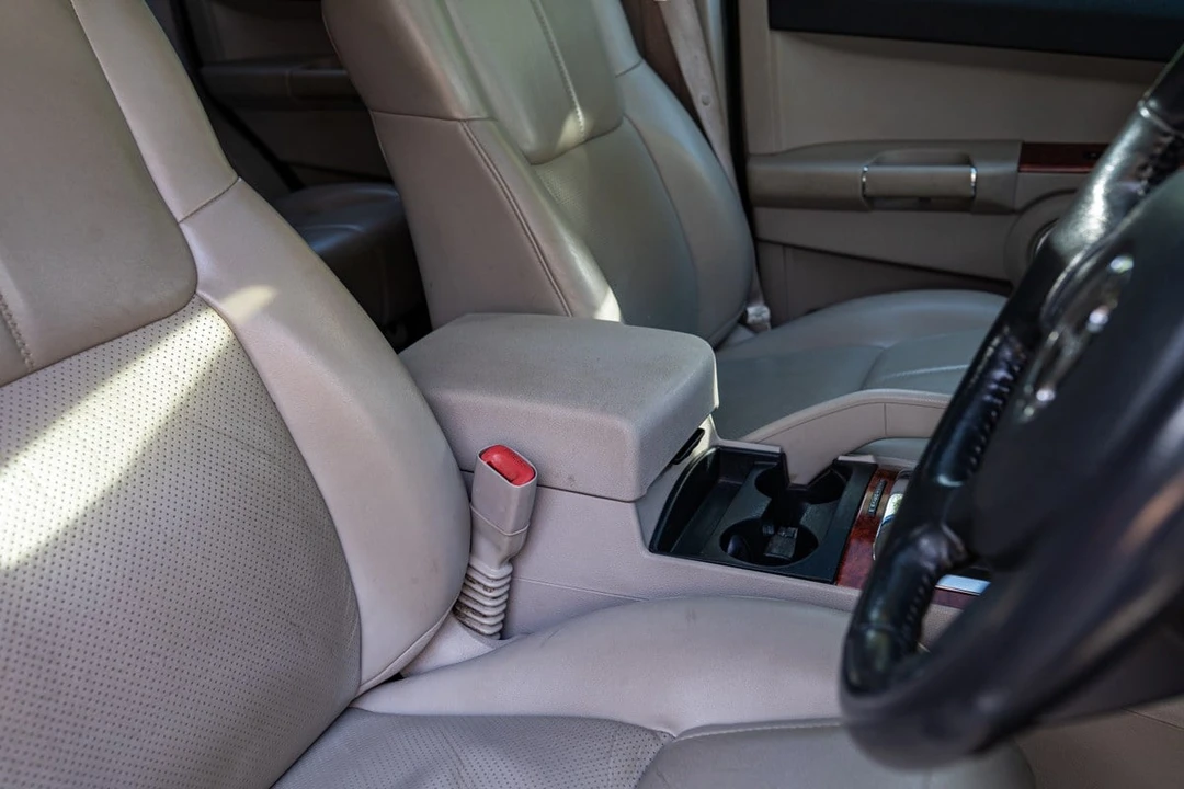 2006 Jeep Commander - Image 21 of 30