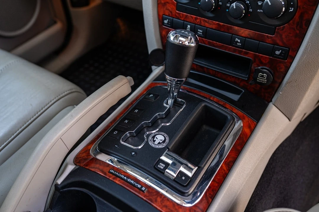 2006 Jeep Commander - Image 26 of 30