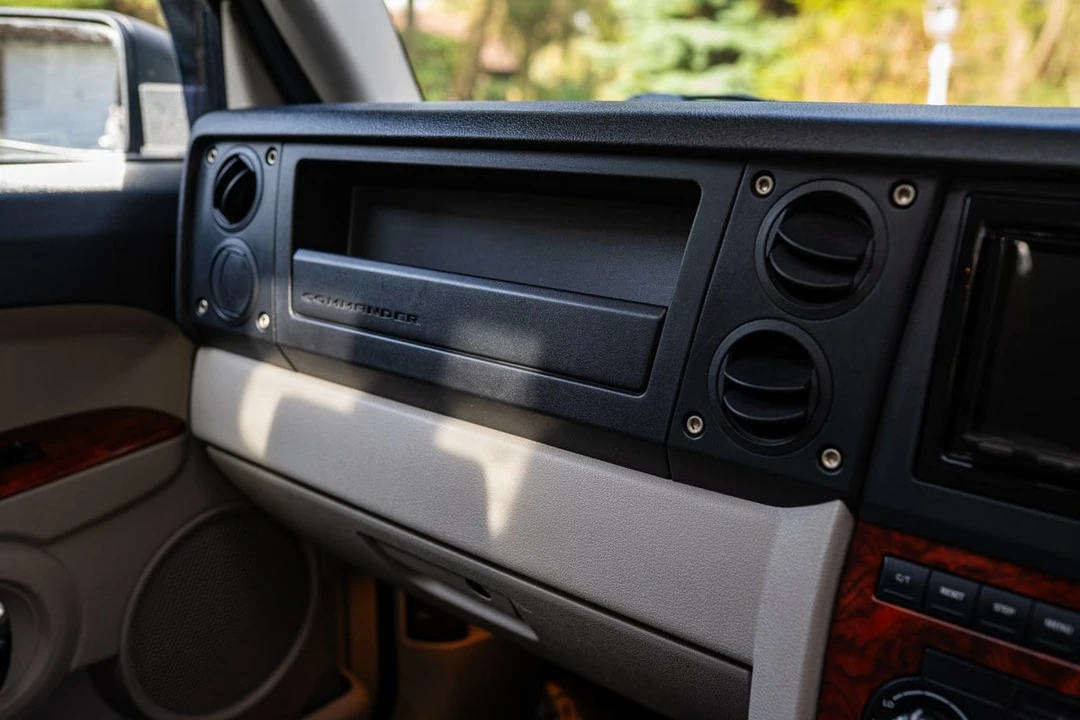 2006 Jeep Commander - Image 27 of 30