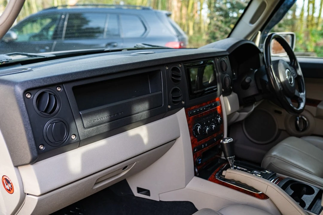 2006 Jeep Commander - Image 4 of 30