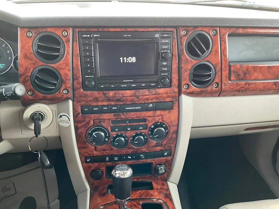 2006 Jeep Commander - Image 9 of 14