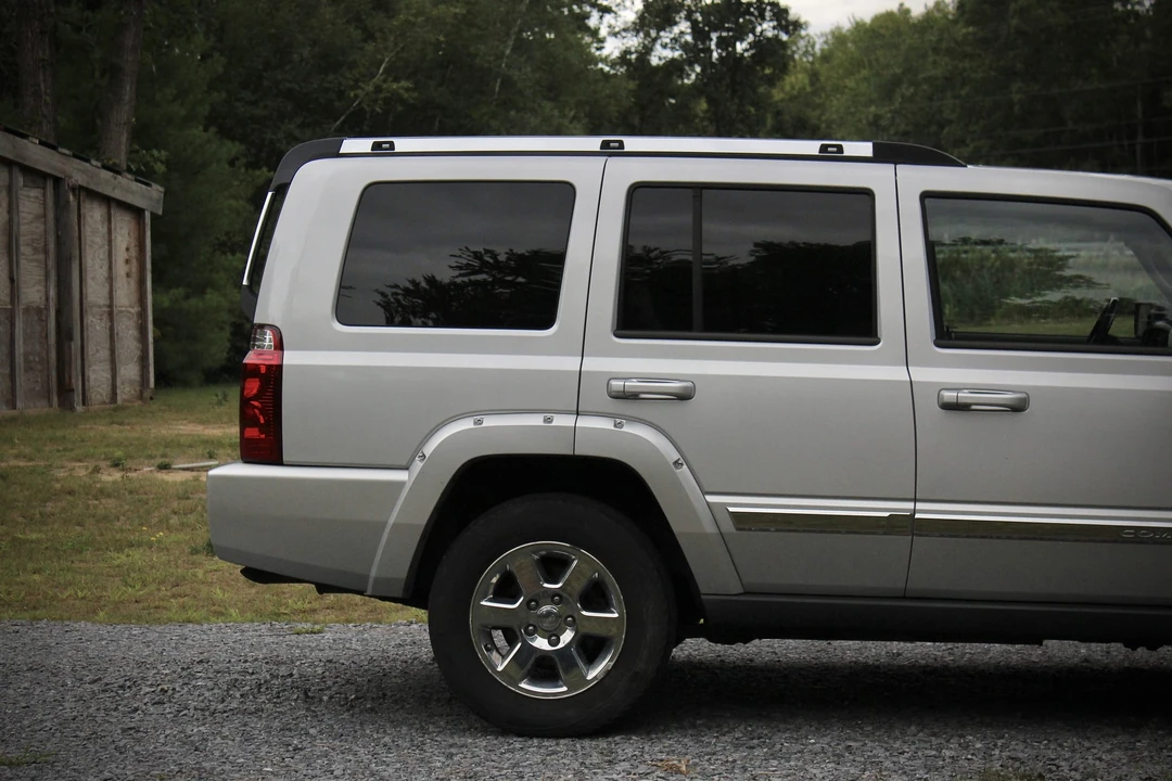 2006 Jeep Commander - Image 14 of 31