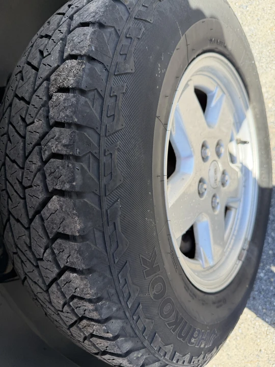 2006 Jeep KJ Liberty - Image 9 of 21