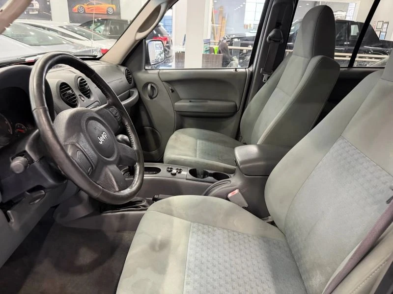 2006 Jeep KJ Liberty - Image 9 of 12