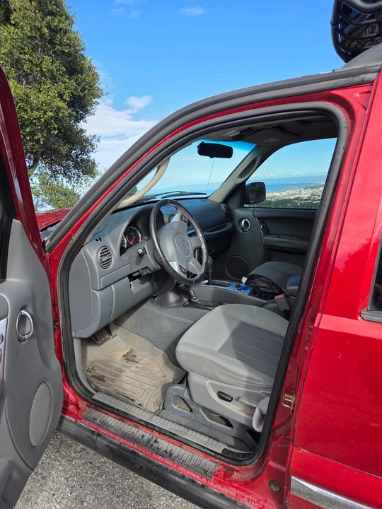 2006 Jeep KJ Liberty - Image 17 of 18