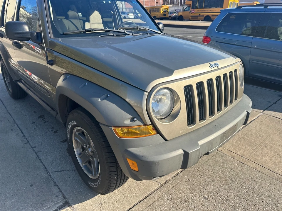 2006 Jeep KJ Liberty - Image 6 of 20