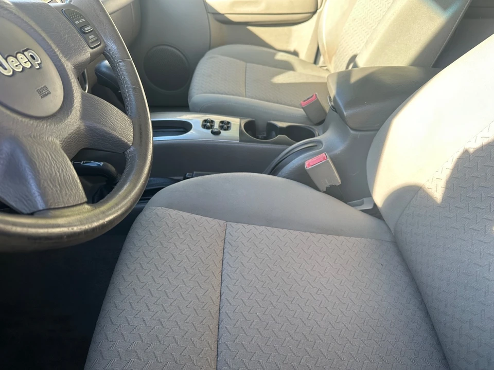 2006 Jeep KJ Liberty - Image 12 of 20
